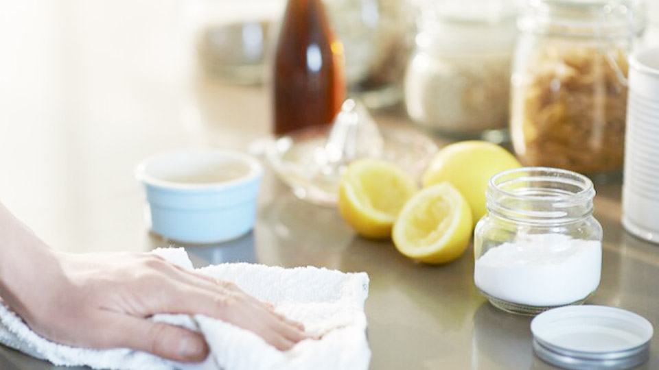 How to Make Homemade Kitchen Cleaner